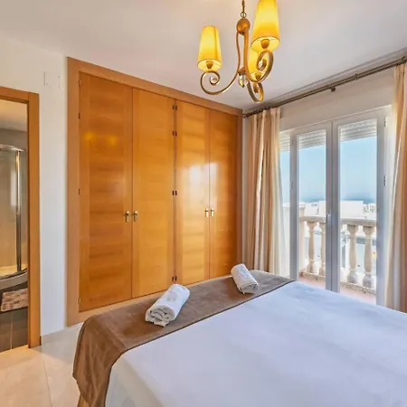 El Oasis De Periana Torre Del Mar